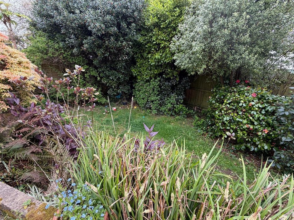 Property photo 3 of 19 Garden 2.Jpg