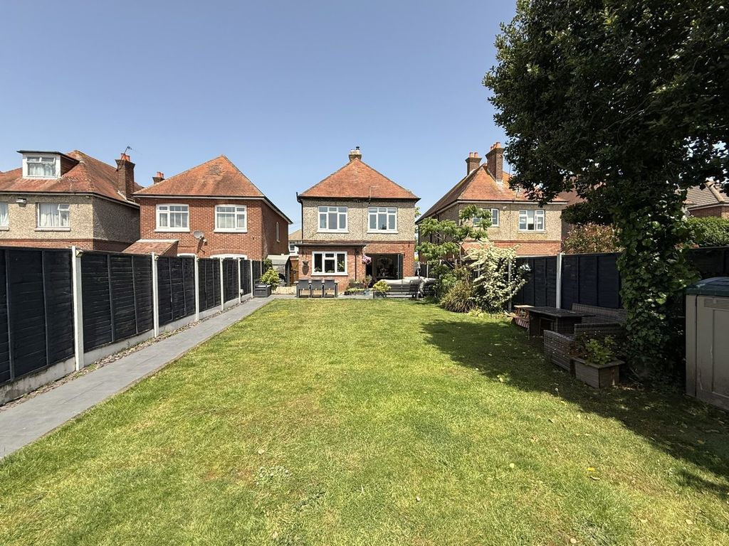 Property photo 2 of 42
