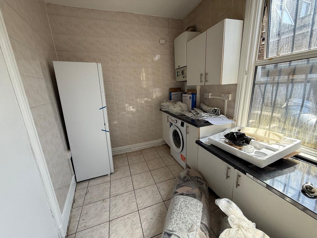 Property photo 3 of 9 Gallery