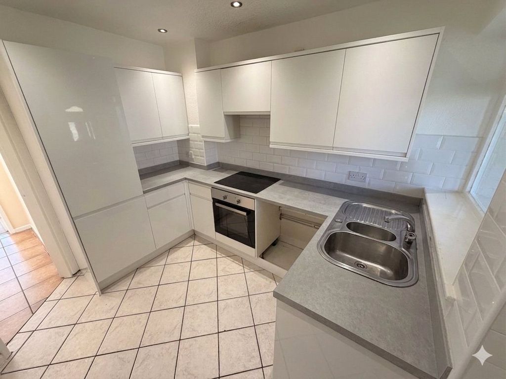 Property photo 3 of 8 Picture No. 18