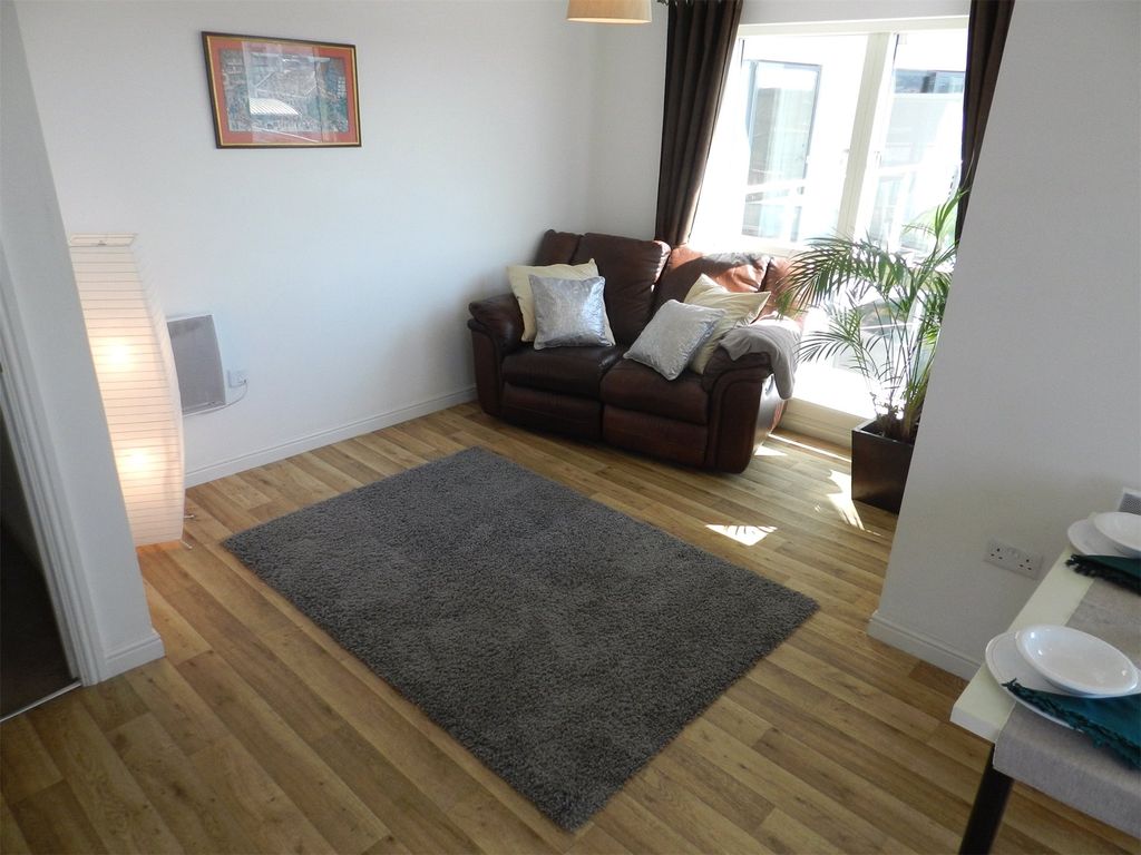 Property photo 2 of 11 Picture No. 23