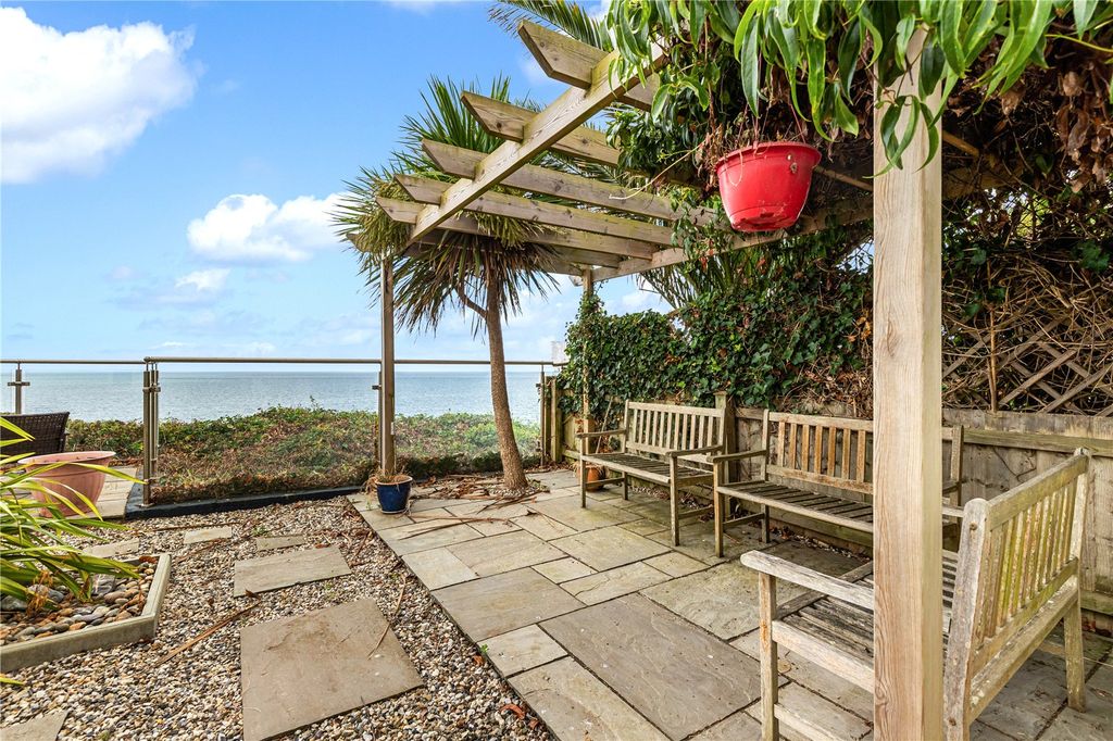 Property photo 2 of 14 Garden