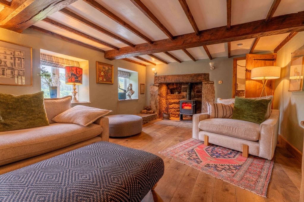 Property photo 3 of 32