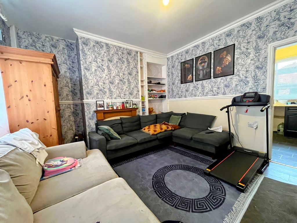 Property photo 2 of 11 Image