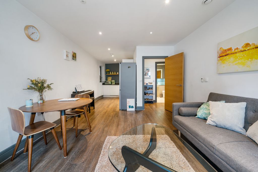 Property photo 3 of 18