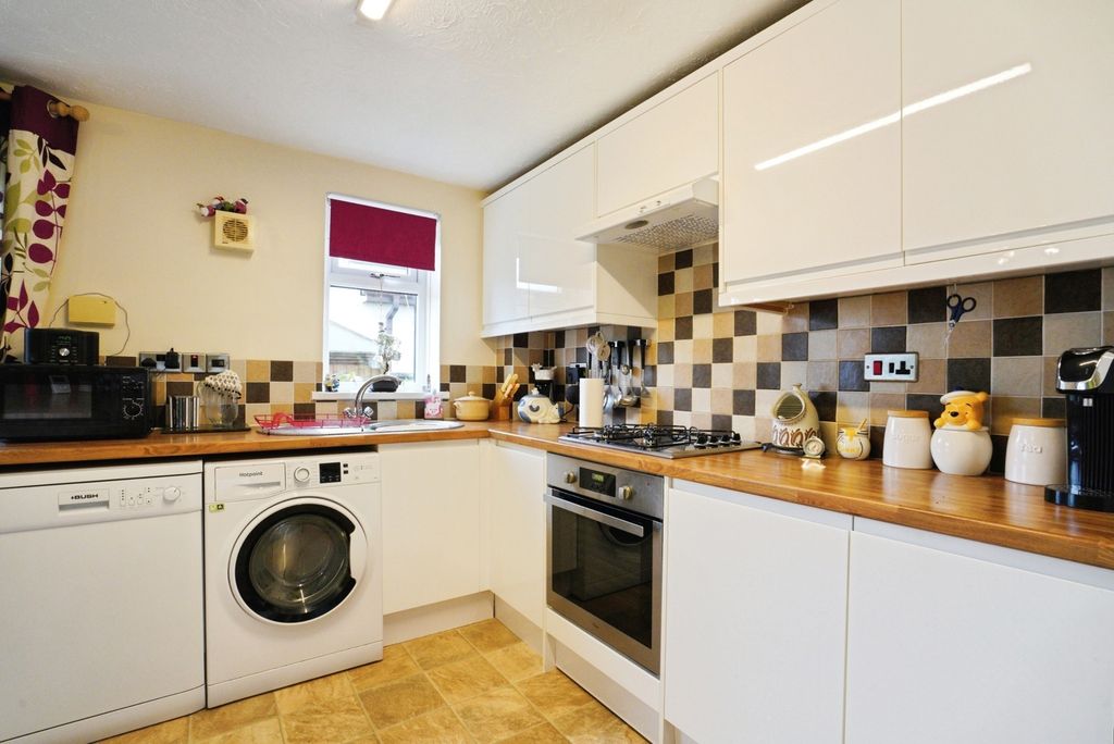 Property photo 2 of 17 Photo