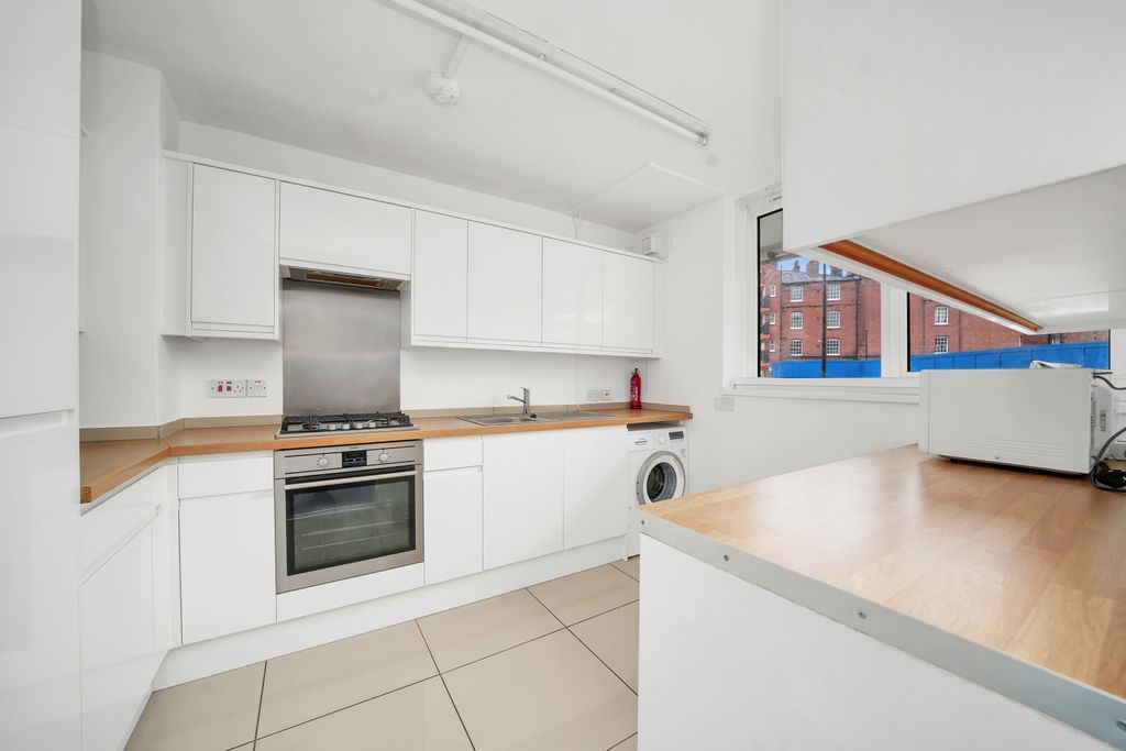 Property photo 2 of 11 Picture No. 02