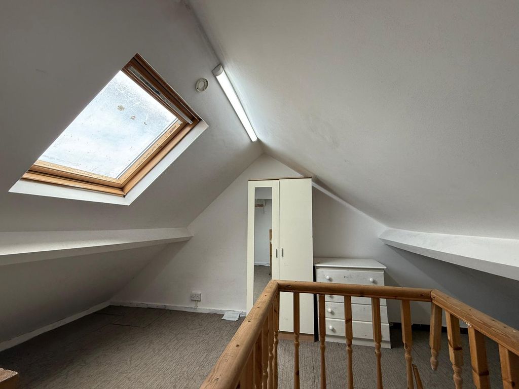 Property photo 3 of 5 Gallery
