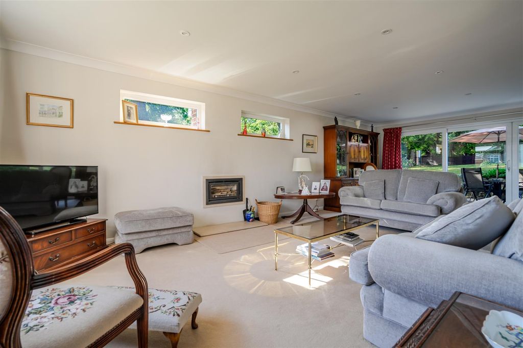 Property photo 3 of 12