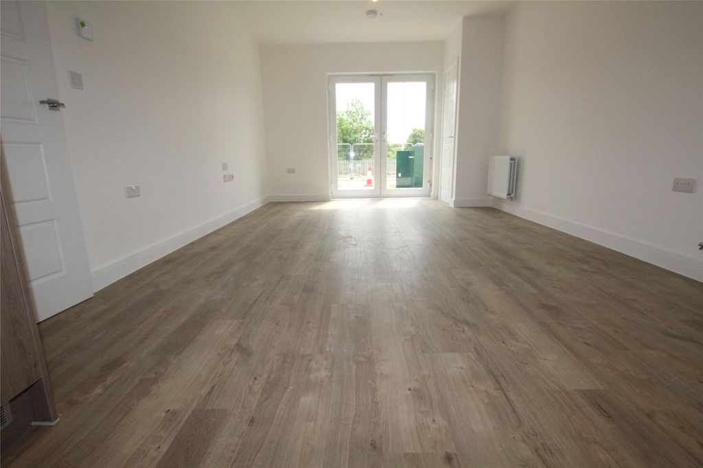 Property photo 3 of 8 Picture No. 06