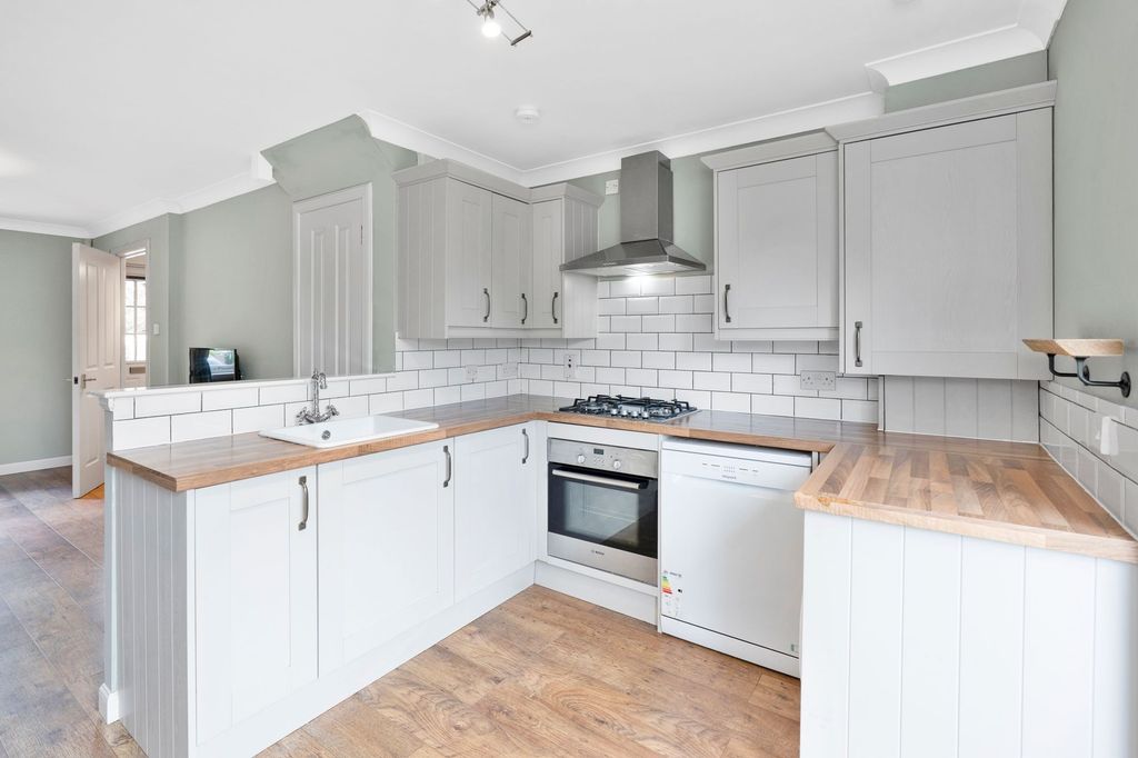 Property photo 2 of 33 Kitchen