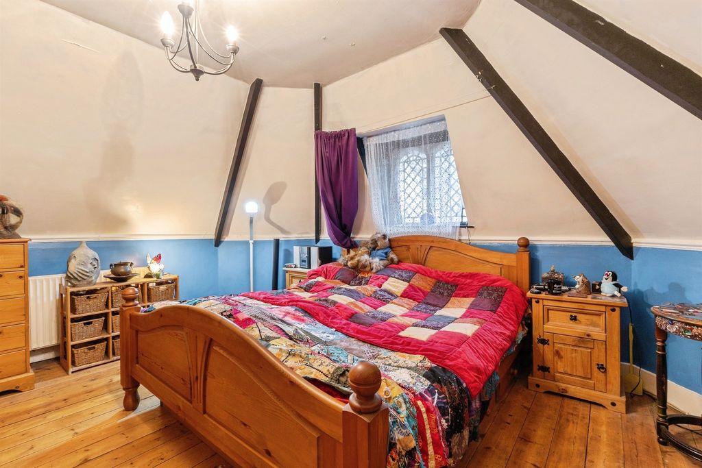 Property photo 3 of 17