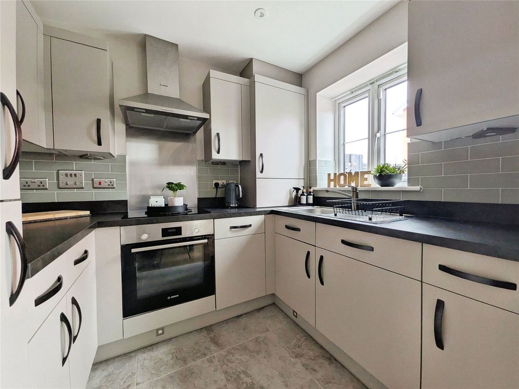 Property photo 3 of 13 Kitchen