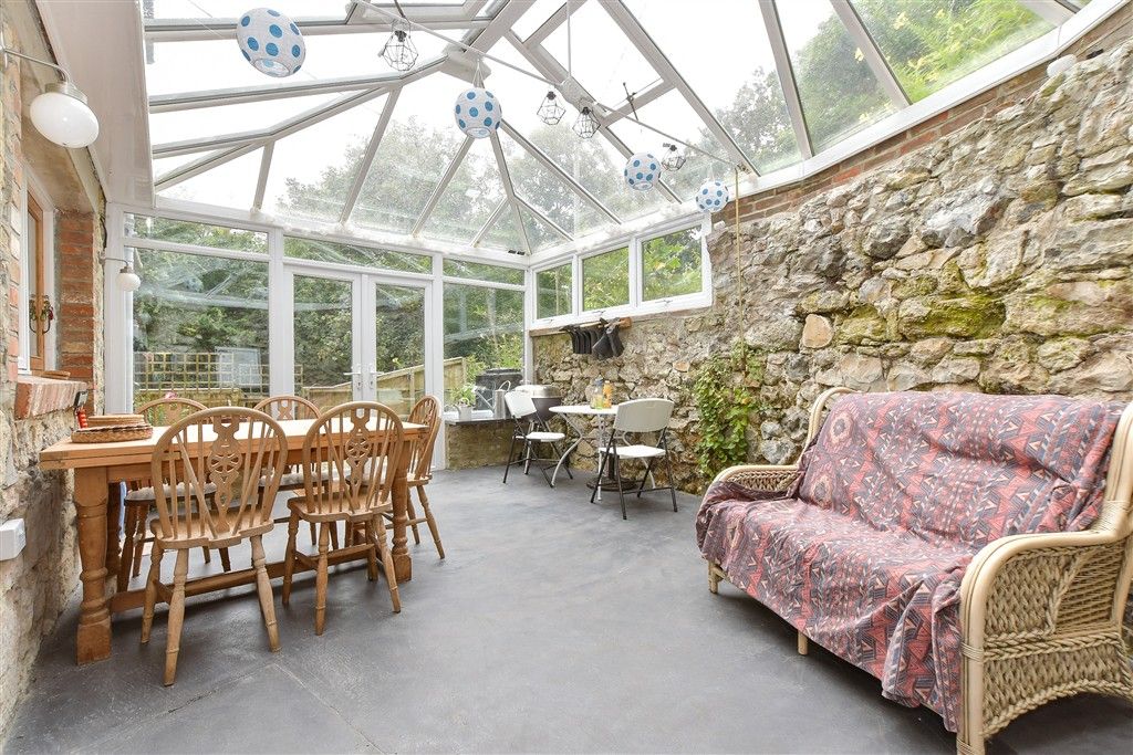 Property photo 2 of 12 Conservatory