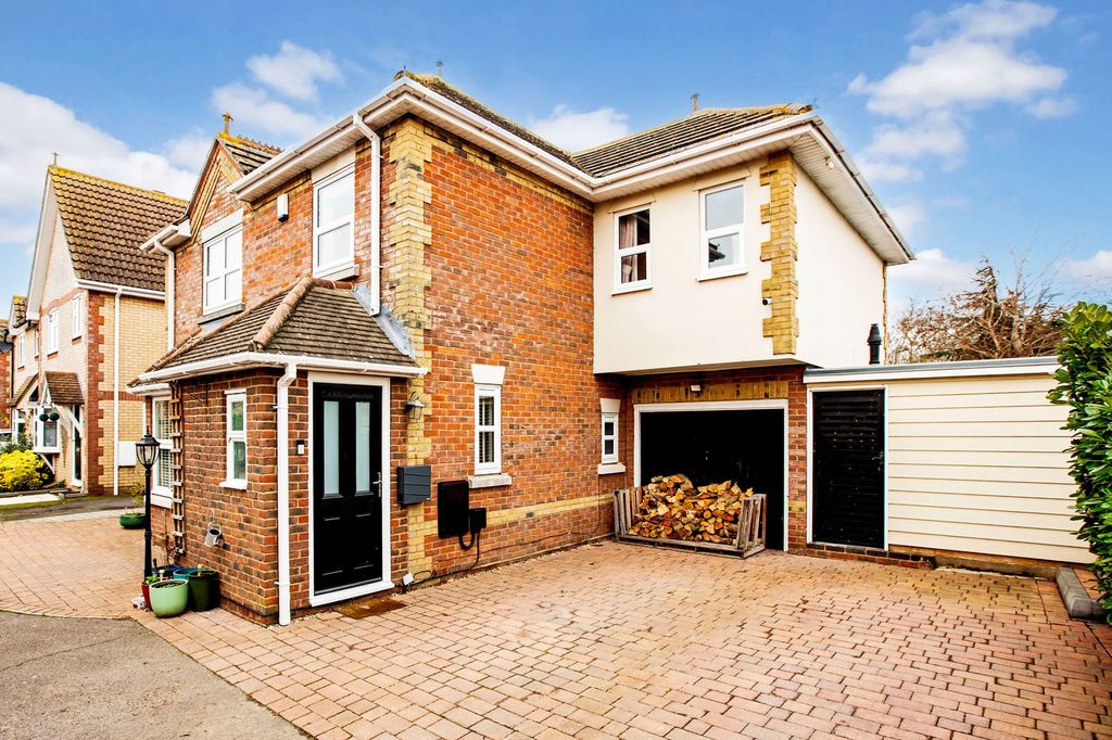 Property photo 1 of 34