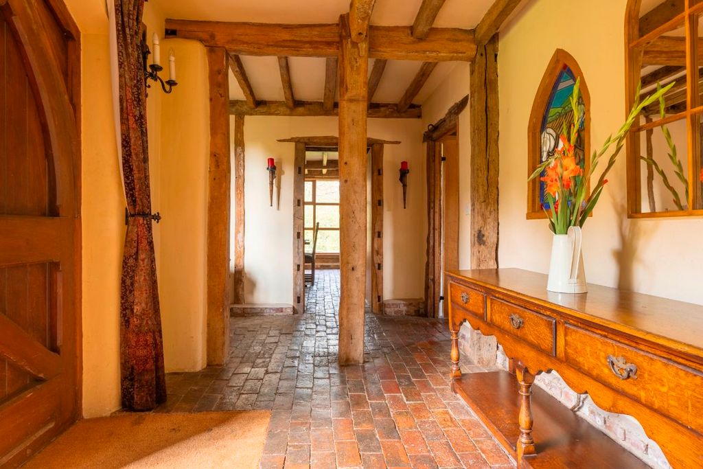 Property photo 2 of 29