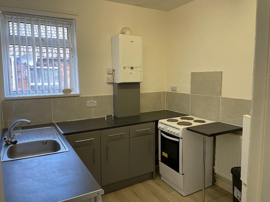 Property photo 2 of 6 Kitchen
