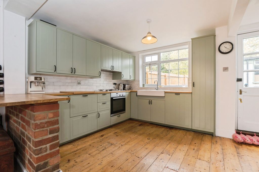 Property photo 3 of 20