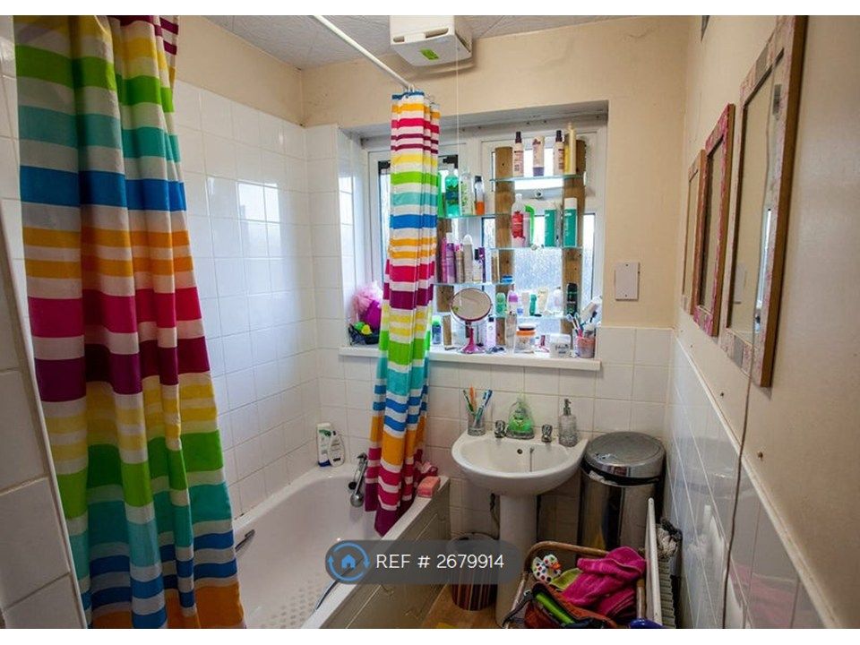 Property photo 3 of 5 Bathroom