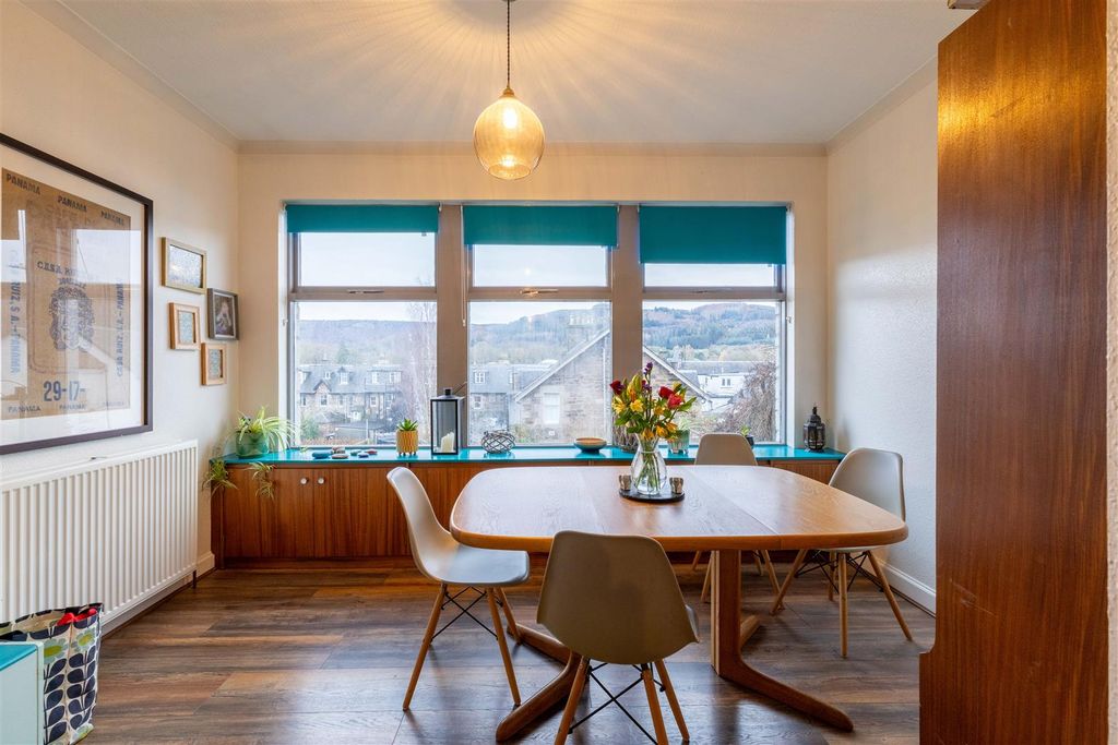 Property photo 3 of 21 S005.Jpg