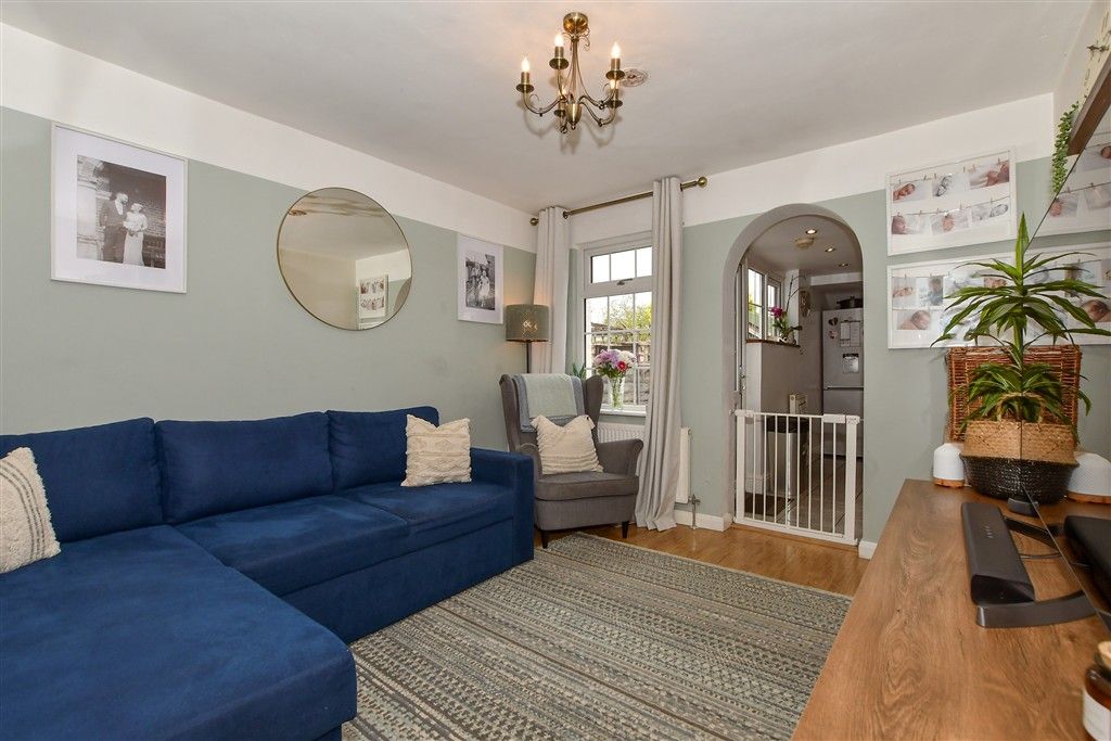 Property photo 2 of 17 Lounge