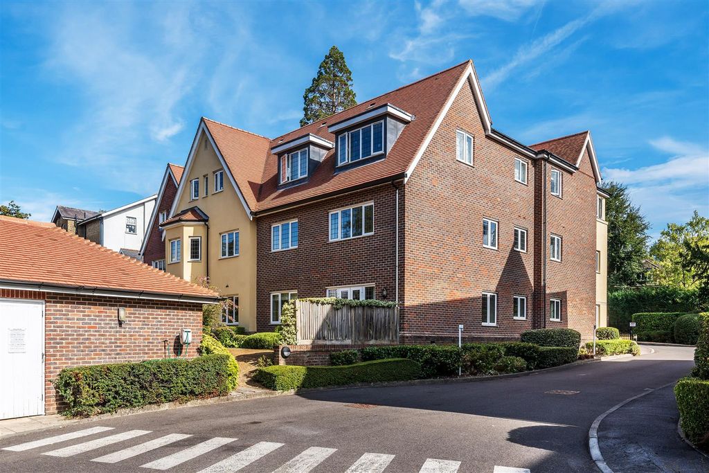Property photo 1 of 13 Flat-2-Ashcroft-Place-7.Jpg