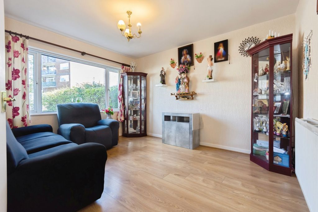 Property photo 3 of 20 Pbox-Img.Jpg