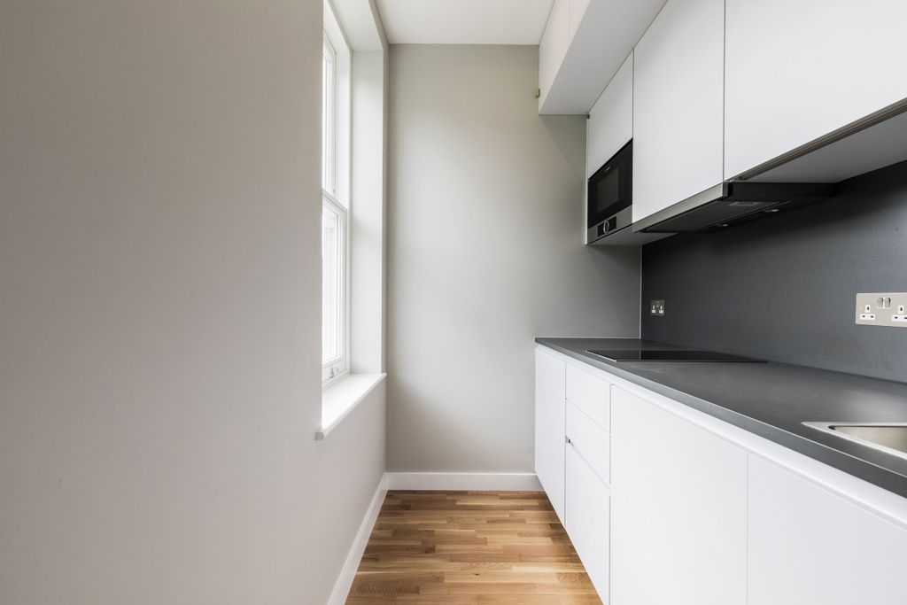 Property photo 1 of 11 Kitchen