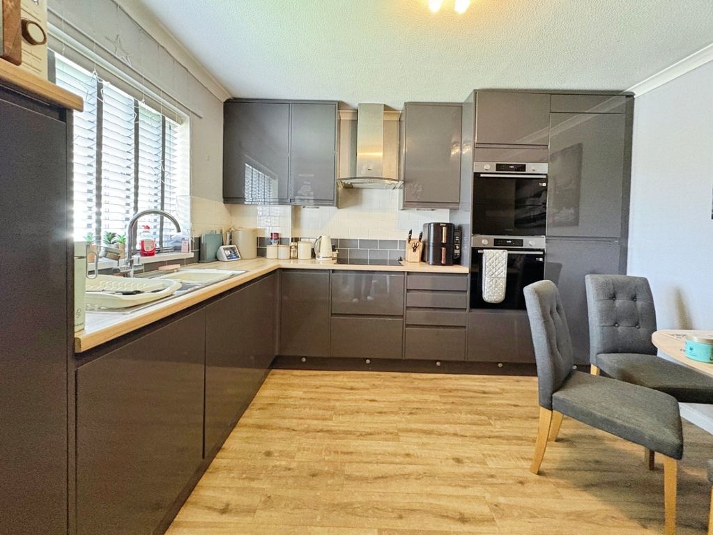 Property photo 2 of 14 5244484