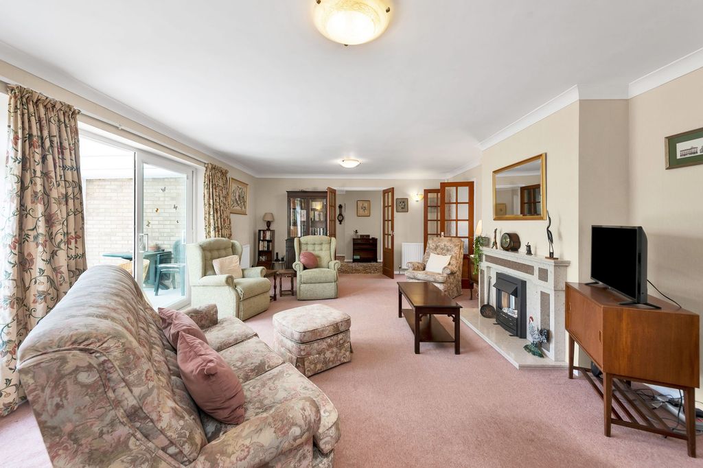 Property photo 2 of 22