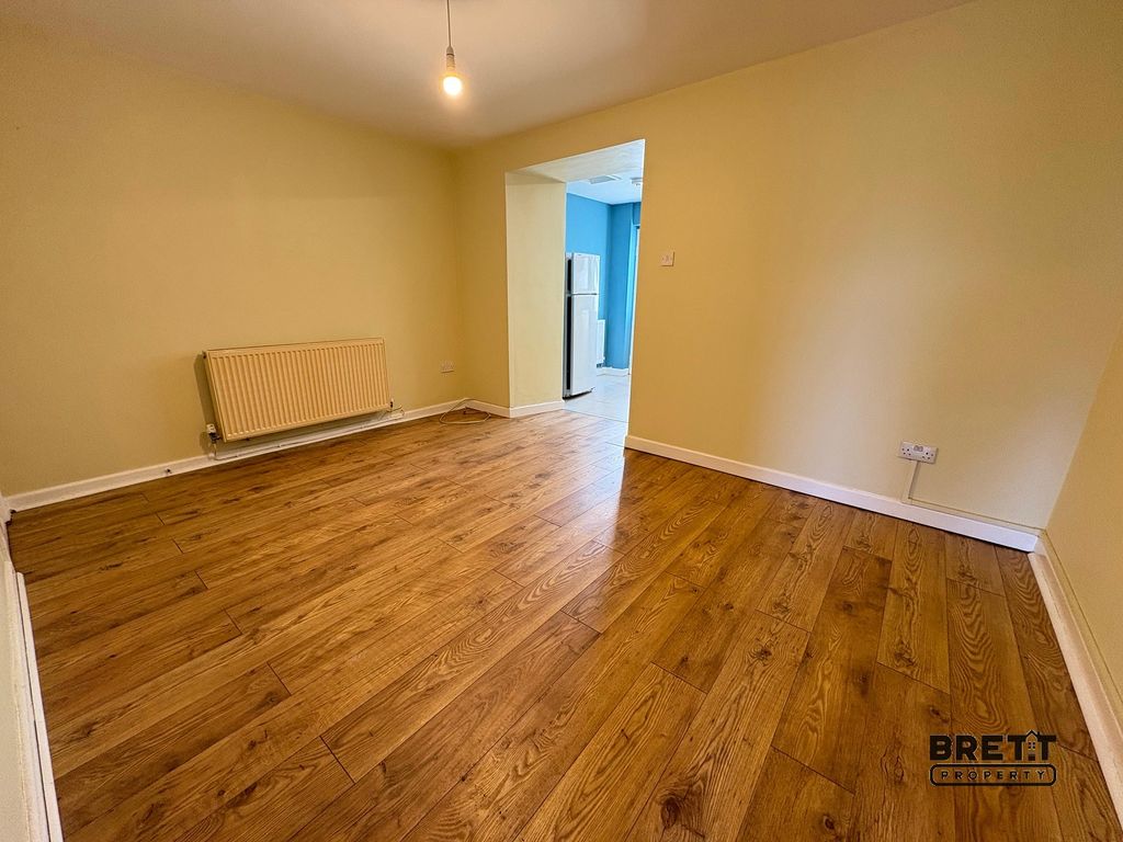 Property photo 2 of 8 Living Room