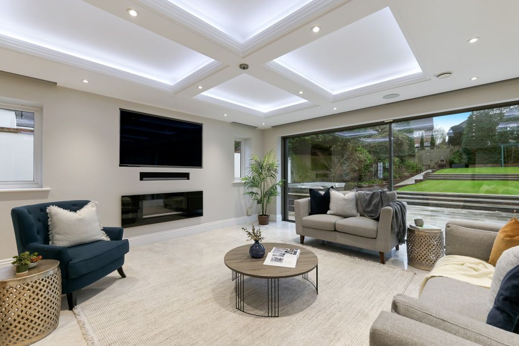 Property photo 2 of 32