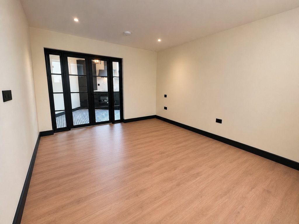 Property photo 1 of 4 Picture No. 09