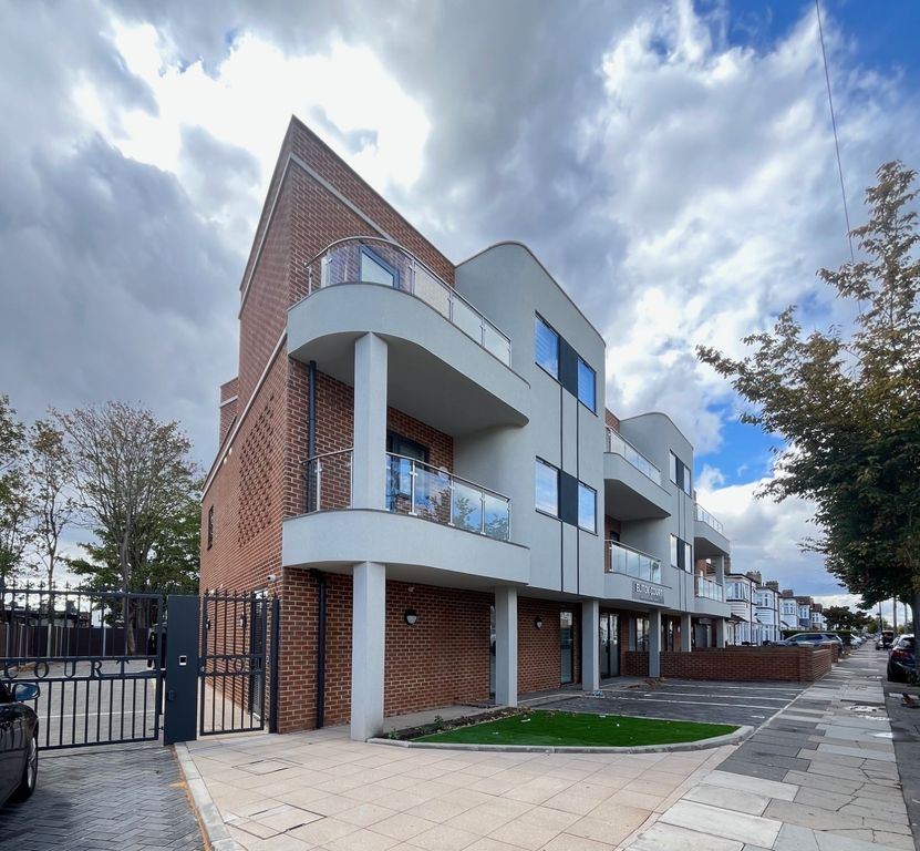 Property photo 2 of 9 5