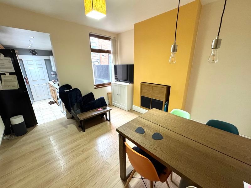 Property photo 3 of 11 Photo 2