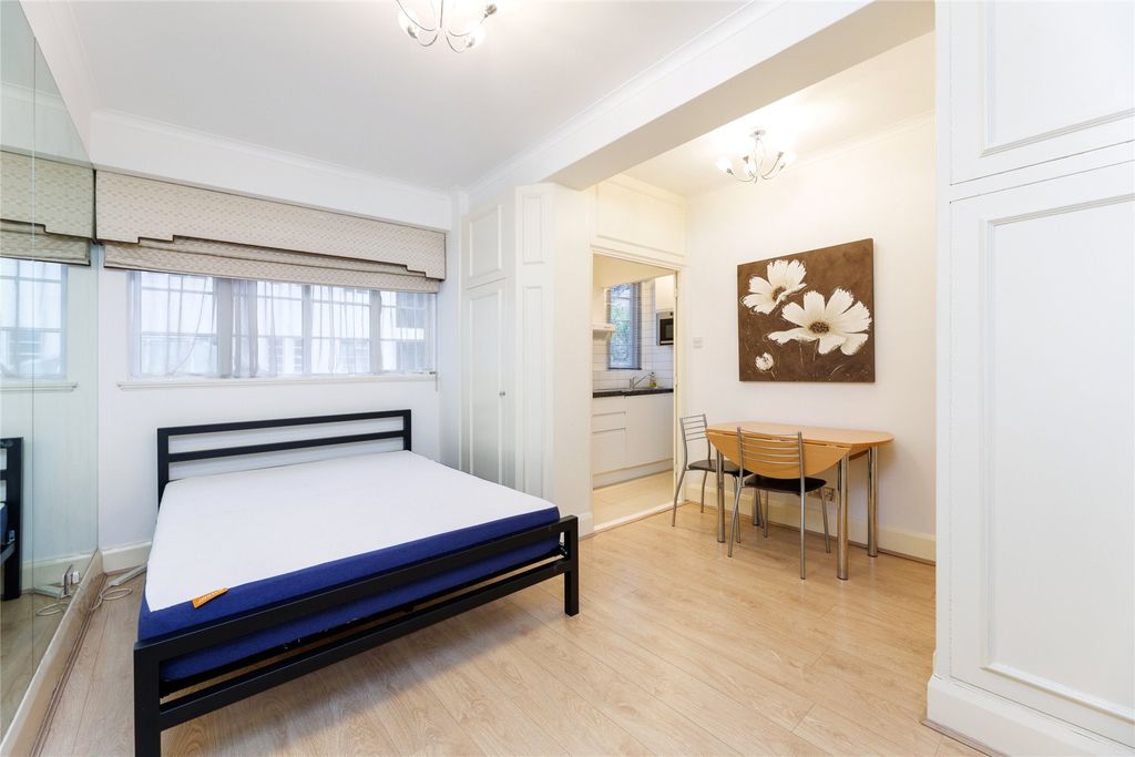 Property photo 1 of 11 Studio