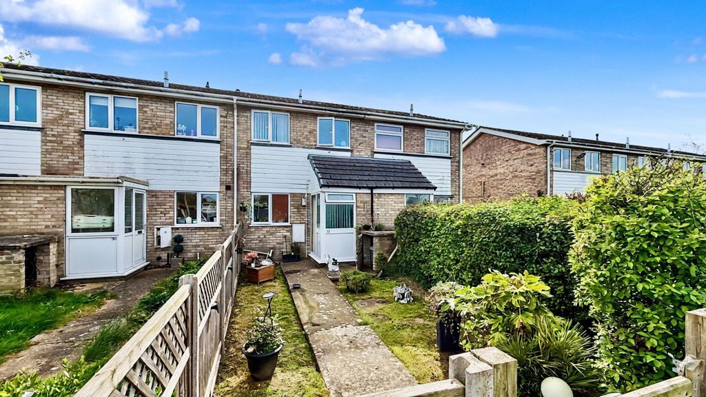 Property photo 1 of 8 Photo 8