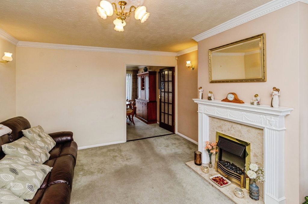 Property photo 2 of 17 Photo