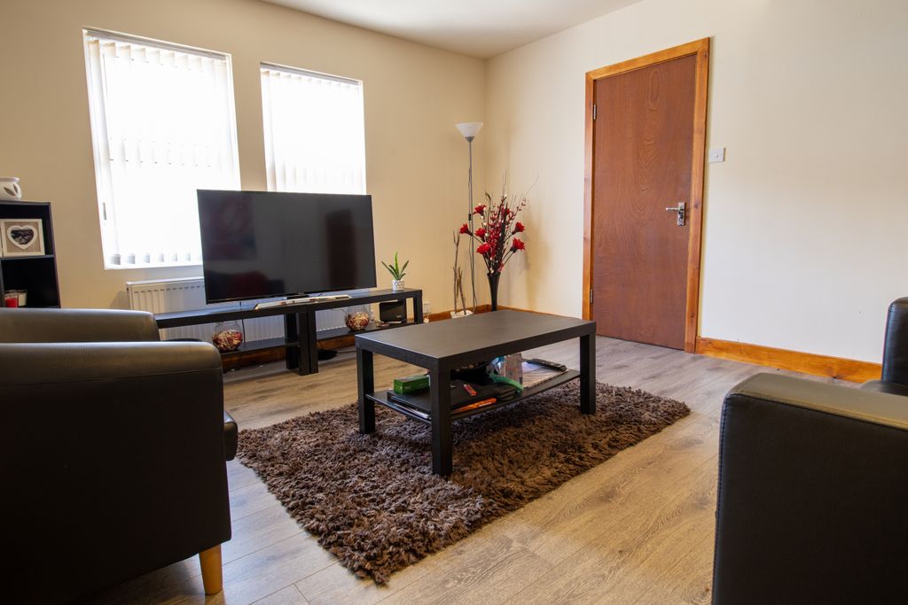 Property photo 3 of 9