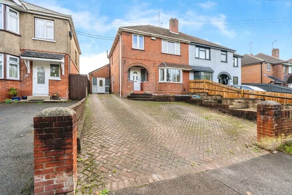 Property photo 1 of 19 Picture No. 05