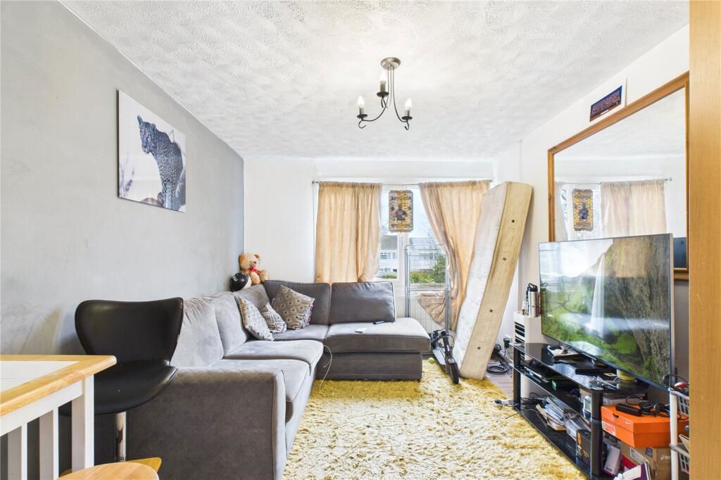 Property photo 2 of 6