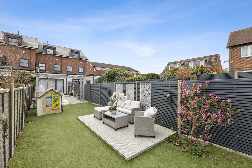 Property photo 3 of 21 Garden