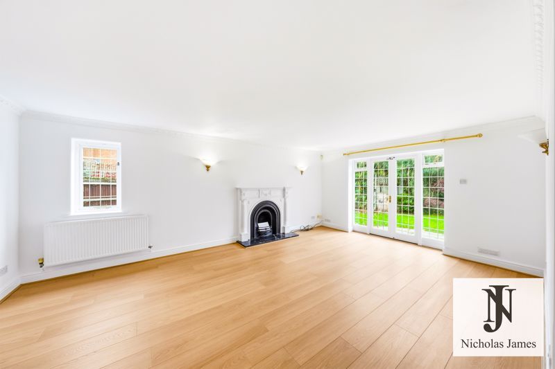 Property photo 2 of 55 Photo 24