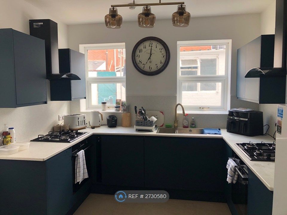 Property photo 2 of 11 Double Room In Modern House