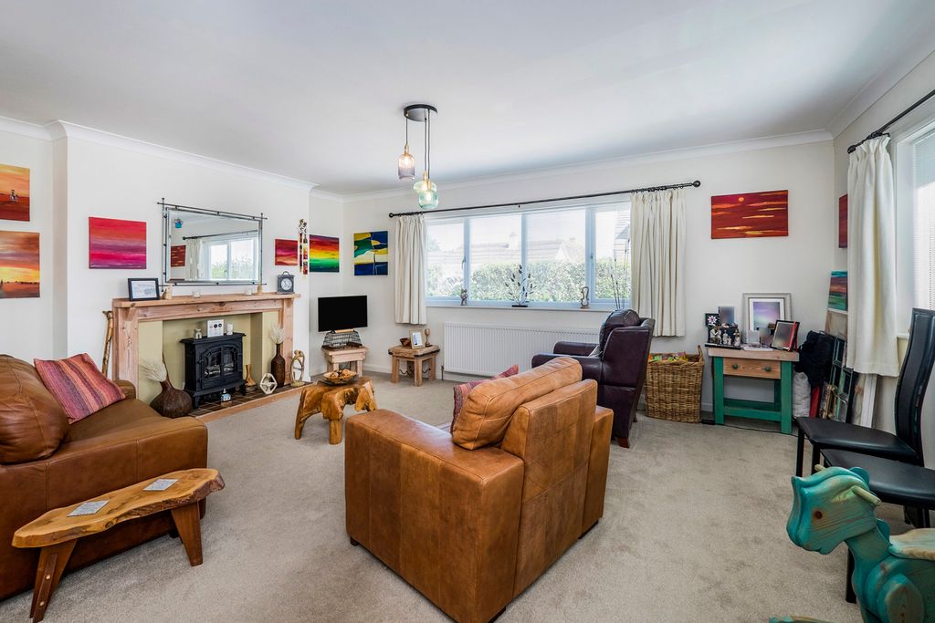 Property photo 3 of 20 Pbox-Img.Jpg