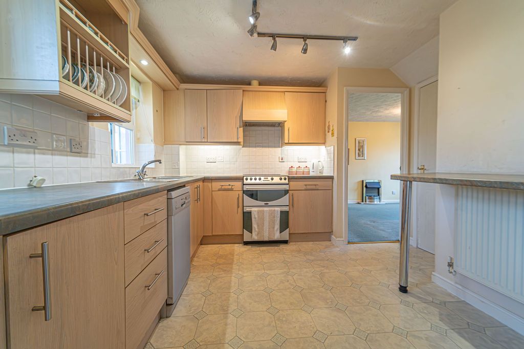 Property photo 2 of 30