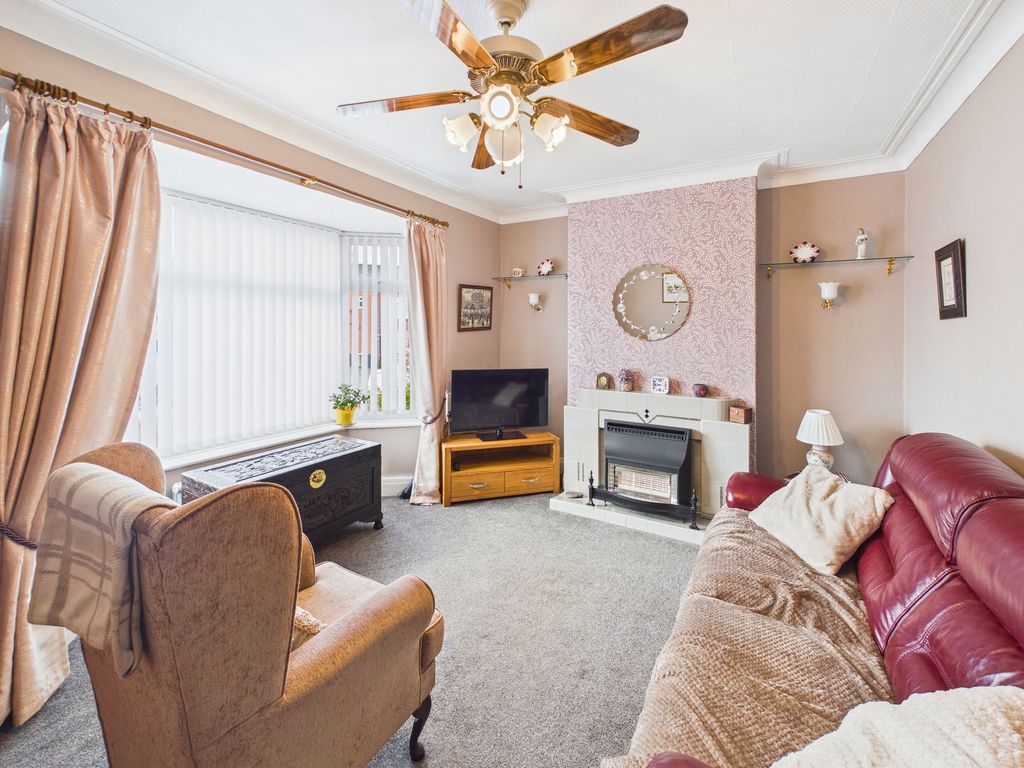 Property photo 2 of 27