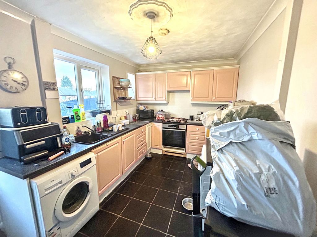 Property photo 3 of 9 Coronationroad365Img_3299.Jpg