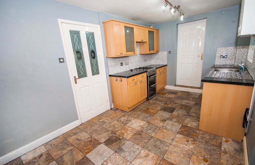 Property photo 3 of 15