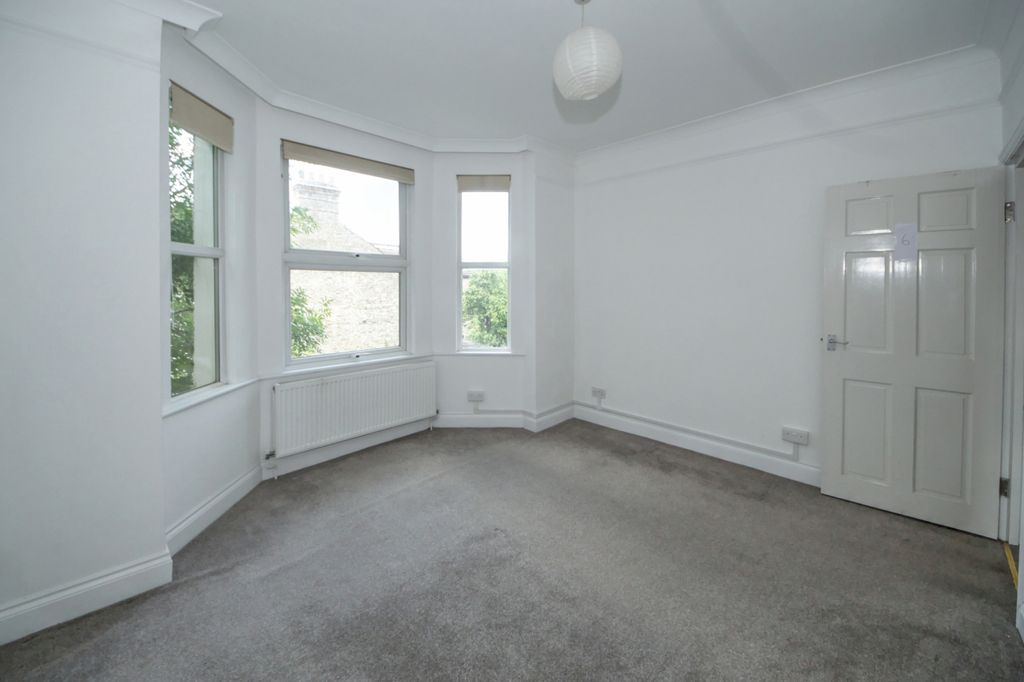 Property photo 3 of 10 Room